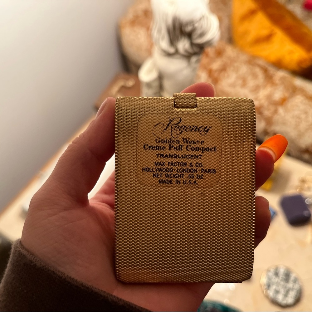 Vintage Regency Gold Makeup Compact